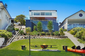 Waterfront Paradise in Lake Macquarie